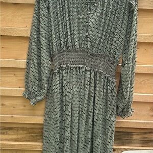 Chic Geometric Long Sleeve Dress